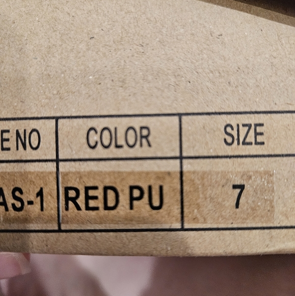 Red boots - Picture 3 of 3